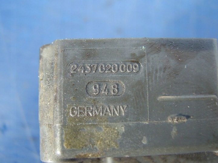 РЕГУЛЯТОР ДАВЛЕНИЯ ФОРСУНКИ ТОПЛИВА AUDI 80 90 100 2437020009 ВОЗМОЖНЫЙ WYMIAN, фото 2