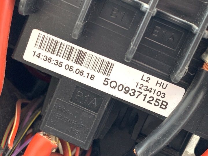 Блок предохранителей Skoda Octavia III 5Q0937125B универсал 2.0 150 л.с., фото 5