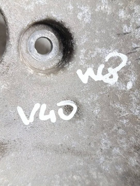 Volvo V40 II 12-19 1.6 D2 Кронштейн компрессора AV6Q-10K360-AA, фото 5
