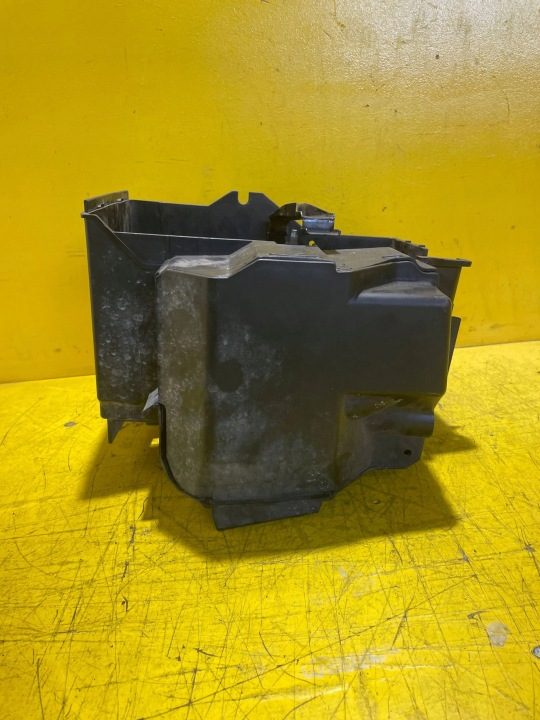 Volvo S40 V50 Ford C-MAX I площадка аккумулятора 30667940, фото 6