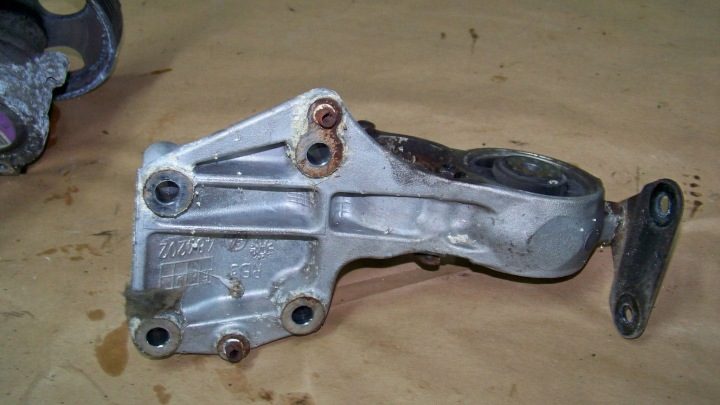 Peugeot 206 1.6 16V 04 г. опора полуоси, фото 5