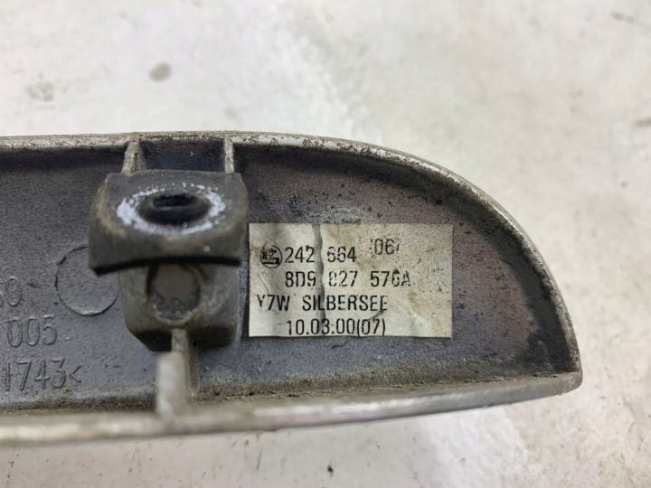 AUDI A3 8L НАКЛАДКА КРЫШКИ БАГАЖНИКА LY7W 8D9827576A, фото 5