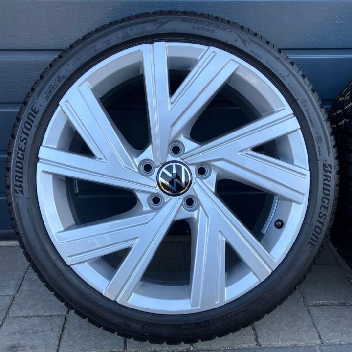 Комплект Колес Zimowych Volkswagen Golf VIII 18'' Bergamo 5H0601025AE, фото 2