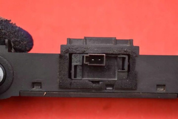РУЧКА КНОПКА КРЫШКИ ЗАДНЯЯ 13188017 OPEL CORSA D 5D 10-20, фото 7