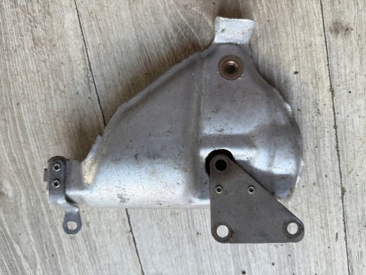 Теплозащитный экран VW Seat Skoda Audi 1.4 eTSI DGE '22 04E253041AD, фото 1