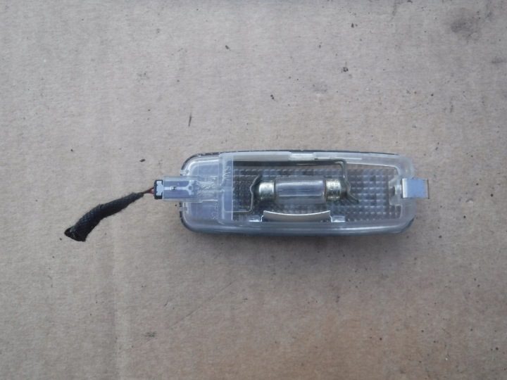 Плафон освещения кабины VW Audi Skoda 8L0947105A, фото 2