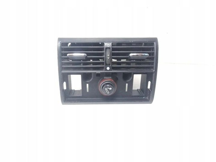 Задняя решетка вентиляционная AUDI A8 D2 (4D2, 4D8) 4D0819203B 2002, фото 1