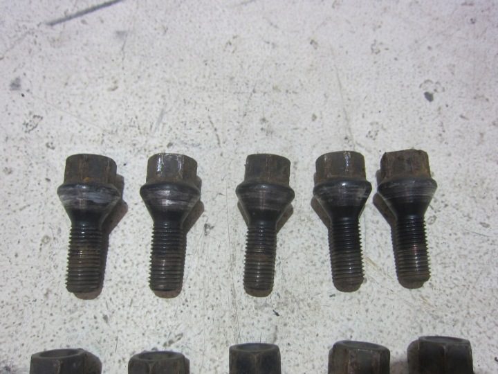 BMW E30 E36 E46 E90 E60 E39 БОЛТ КОЛЕСА ОРИГИНАЛ НА ШТ. 36136781150, фото 2
