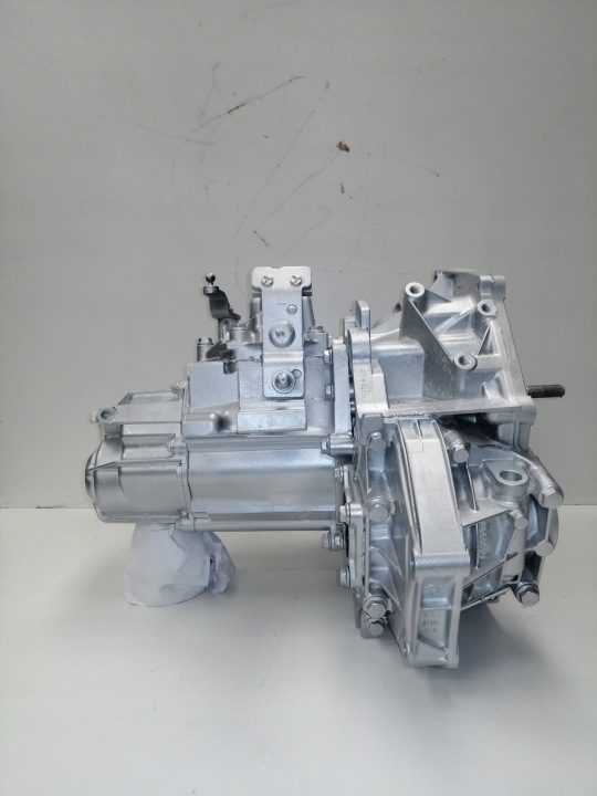 КОРОБКА ПЕРЕДАЧ PANDA 100 HP 6 ПЕРЕДАЧ НОВАЯ ПОДШИПНИКА, фото 2