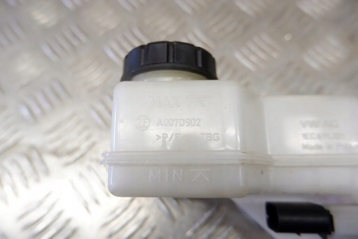 Бачок тормозной жидкости VW ID.3 ID.4 ID.5 ID.7 1EC611301 оригинал, фото 6