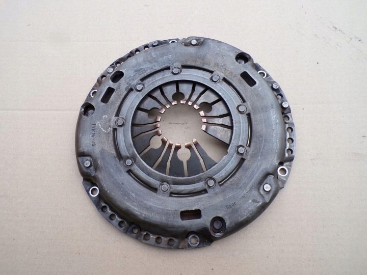 КОРЗИНА СЦЕПЛЕНИЯ VW GOLF 4 PASSAT AUDI A3 A4 OCTAVIA 1.9 TDI 038141025D, фото 1