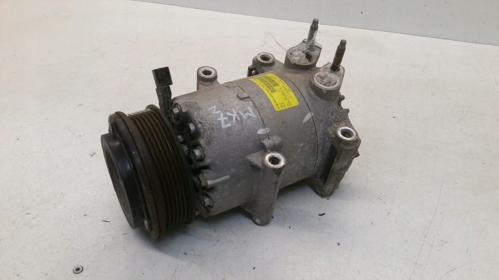 Компрессор кондиционера Ford Fiesta MK7, фото 2