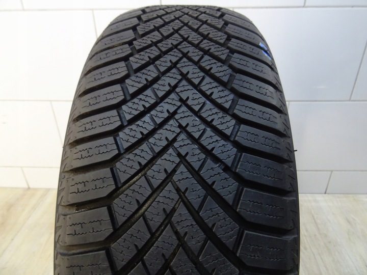 Шина зимняя Yokohama BluEarth-Winter V906 205/55R16 91 т сцепление на снегу (3PMSF), фото 1
