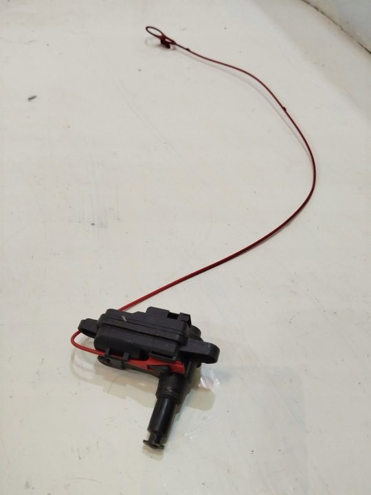 Привод лючка горловины бензобака Audi A4 B9 8V0862153A, фото 1