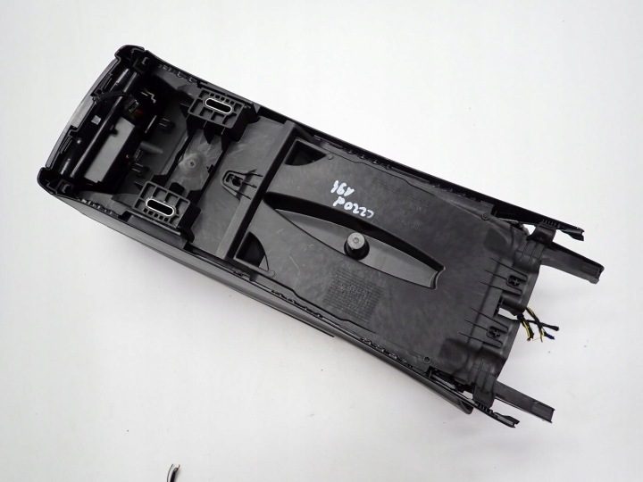 ТОННЕЛЬ ПОДЛОКОТНИК РАЗЪЕМ USB РЕШЕТКА ЕВРОПА MERCEDES C-КЛАСС W205 19 г., фото 8