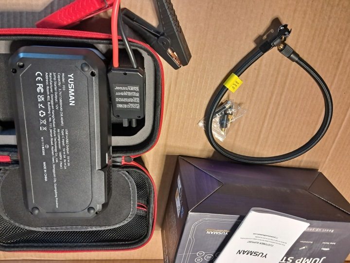 YUSMAN Повербанк С Функцией пуска И Kompresorem 6000A 150 PSI Фонарик LCD, фото 5