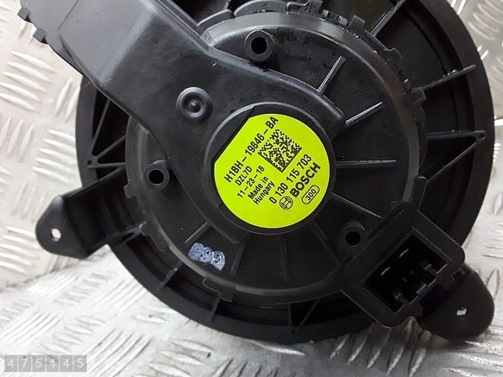 2019 Ford Fiesta Вентилятор моторчика вентилятора печки 0130115703 h1bh198, фото 4