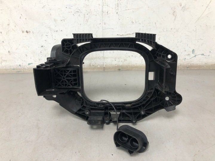Лючок порта зарядки (wadliwa) Mercedes EQS 450+ A2976309900 2021-, фото 7