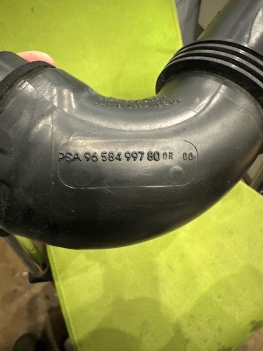 ТРУБКА ВОЗДУХА CITROEN C4 PICASSO 2.0 HDI 9658499780, фото 2