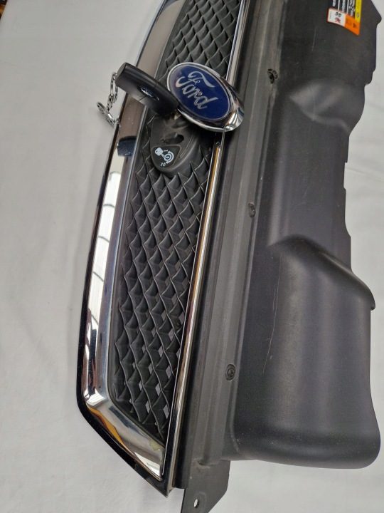 РЕШЕТКА РАДИАТОРА Ford Focus MK2 4M51-8C436-BC, фото 2