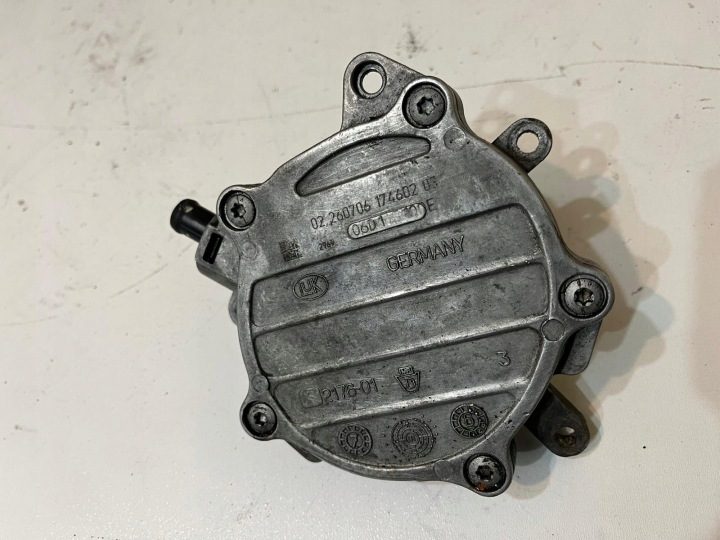 Audi A6 C6 насос вакуумный 06D145100E, фото 2