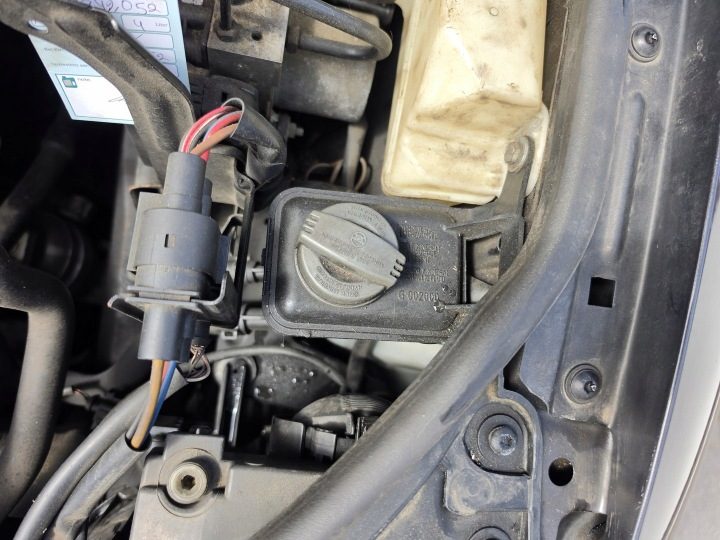 Бак жидкости для гидроусилителя Audi A4 B6 B7 2000-2007, фото 3