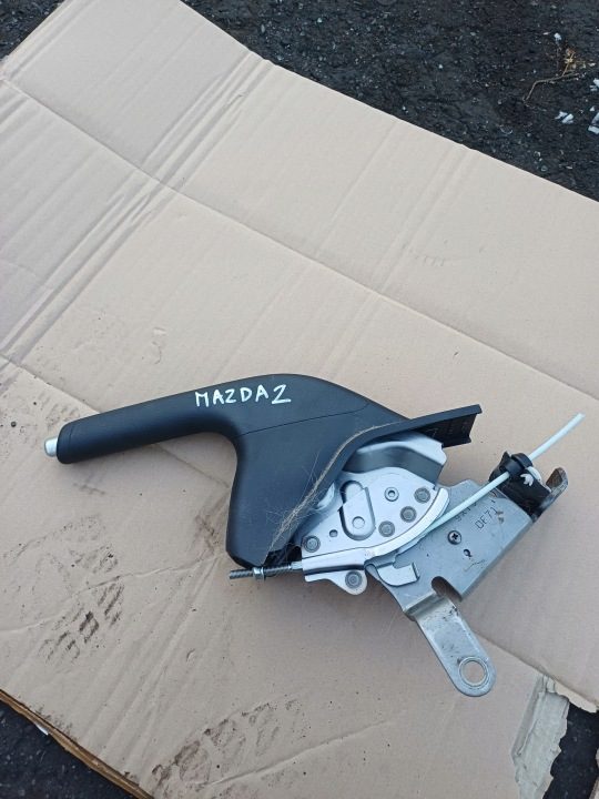 Рычаг ручного тормоза MAZDA 2 2009 ГОД 1.3 только 55 тыс. пробега, фото 1