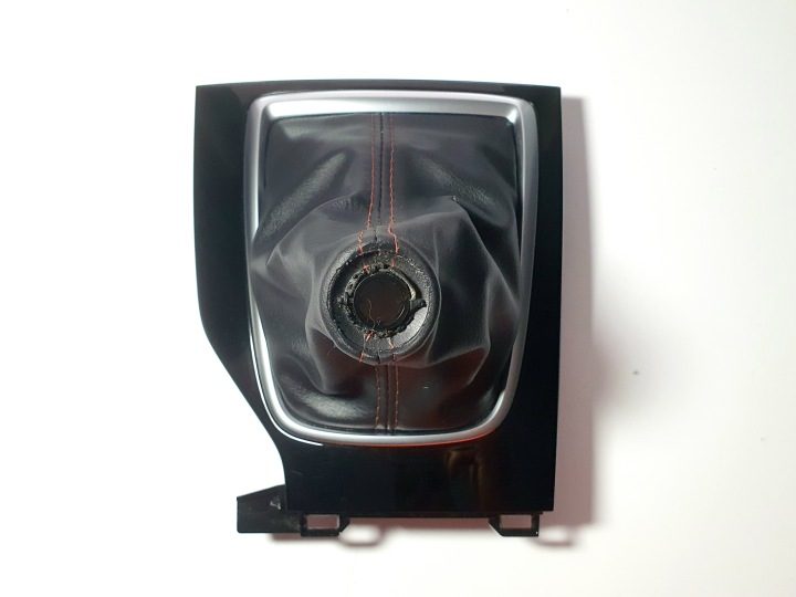 ЧЕХОЛ РАМКА ПЕРЕКЛЮЧЕНИЯ ПЕРЕДАЧ МЕХАНИКА MAZDA 3 BM 13-17 OE, фото 2