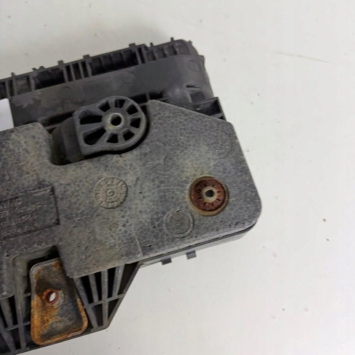 Основание кожух аккумулятора Tiguan Passat B7 Scirocco Caddy OE 1K0915325B, фото 9