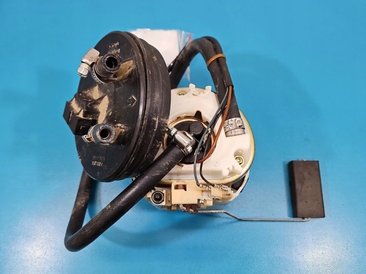 НАСОС ТОПЛИВА VW GOLF III 1.4 8V 1H0919051G -, фото 2
