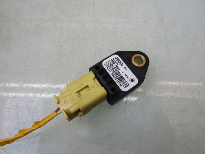 HYUNDAI i30 II 13 г. ДАТЧИК УДАРА 95920-A6000, фото 1