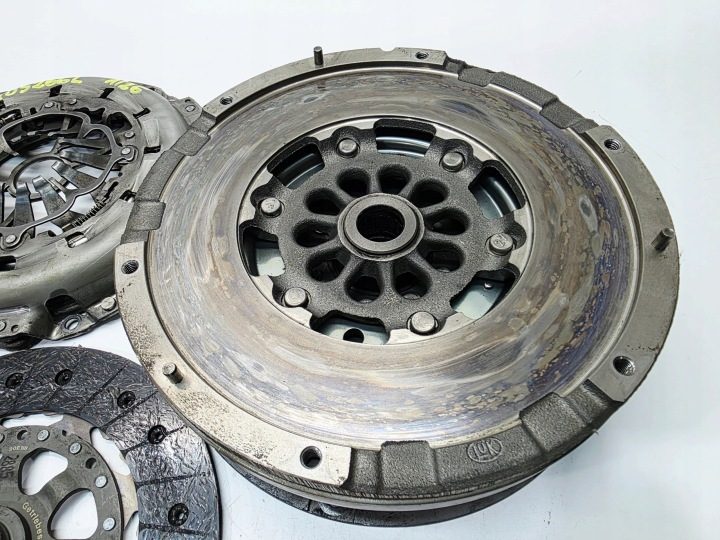 ДВУХМАССОВЫЙ МАХОВИК СЦЕПЛЕНИЕ AUDI A4 B8 A5 A6 C7 2.0 TDI TFSI 0B2105266L 1/26, фото 3