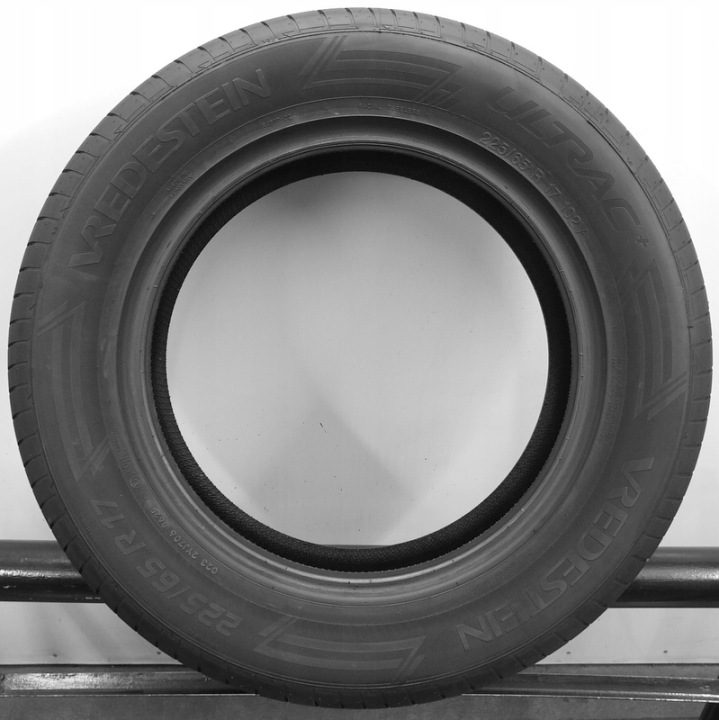 Шина летняя Vredestein Ultrac 225/65R17 102 В защита диска, фото 9