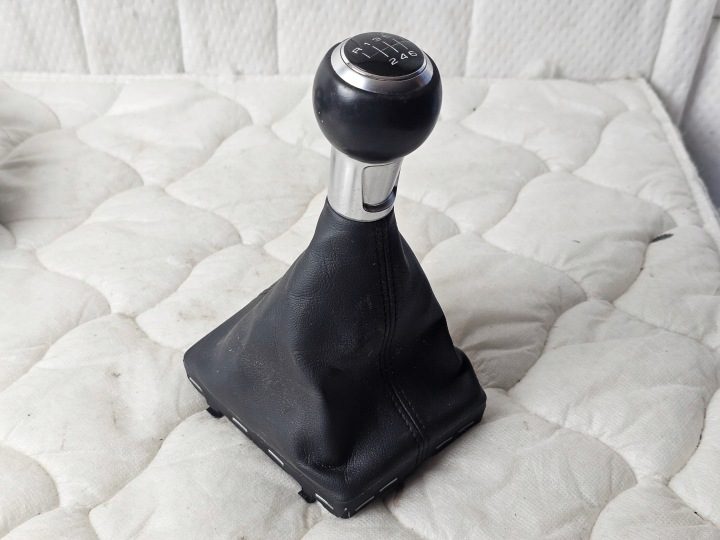 РУЧКА ПЕРЕКЛЮЧЕНИЯ ПЕРЕДАЧ ЧЕХОЛ AUDI A3 8V 6 ПЕРЕДАЧ, фото 1