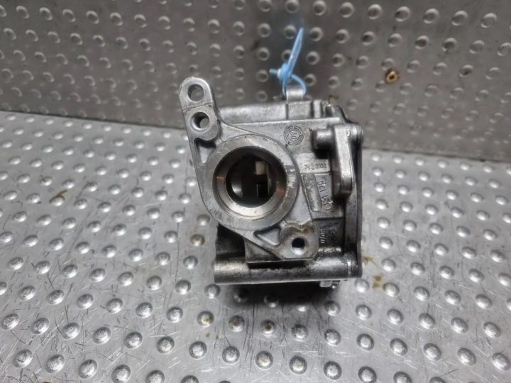 Насос Вакуумный 06J145100C Audi A4 A5 A6 2.0 TFSI CDN, фото 3
