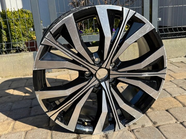 Литой диск Renault AUSTRAL TALISMAN 403004261R 8x20 5x114.3 ET 40, фото 1