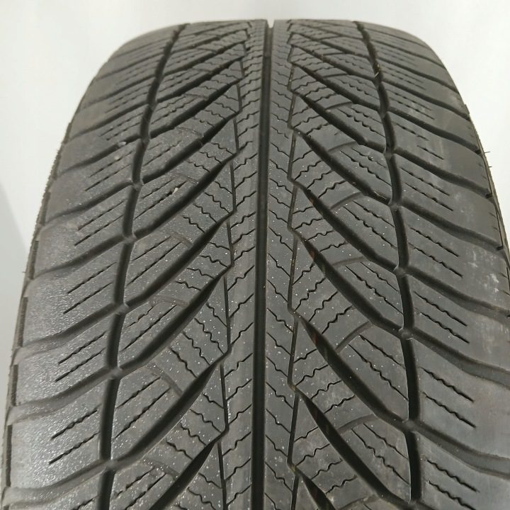 Шина зимняя Goodyear Ultra Grip 8 Performance 245/45R18 100 В сцепление на снегу (3PMSF), Run Flat, усилитель (XL) * - BMW, фото 2