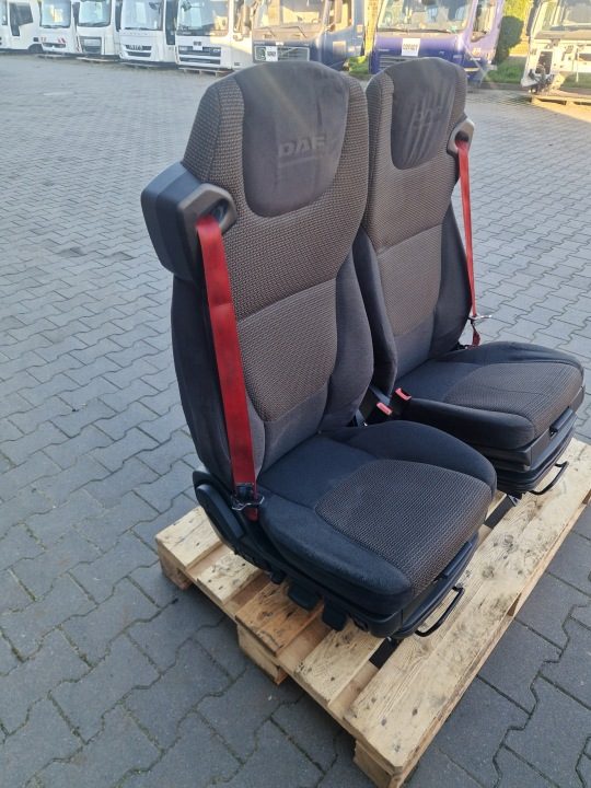 Сиденье Правое Пассажира DAF LF Euro 6 Пневматическое + РЕМЕНЬ 45 / 55, фото 1