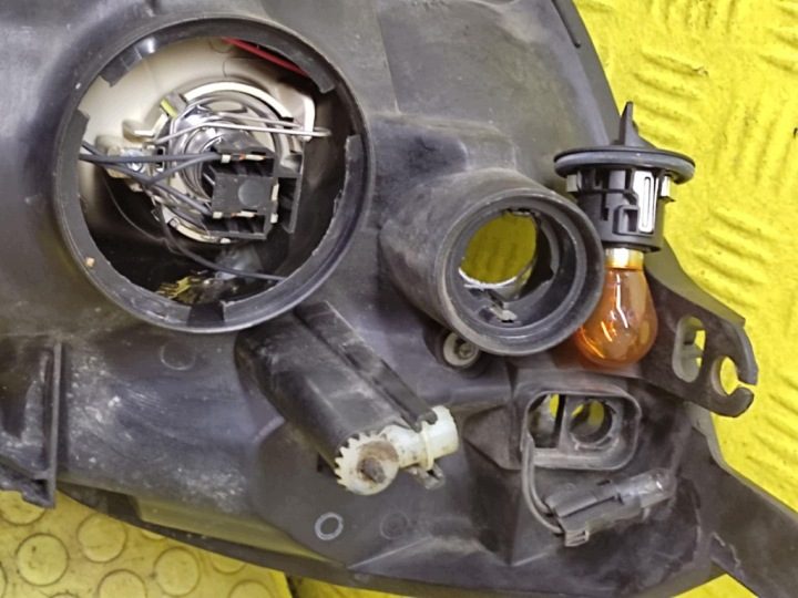 Ford Fiesta MK6 фара правая передняя, фото 5