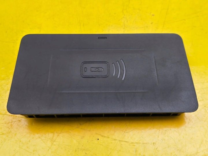 BMW 3 G20 G21 G11 G12 БЕСПРОВОДНАЯ ЗАРЯДКА 9437712, фото 1