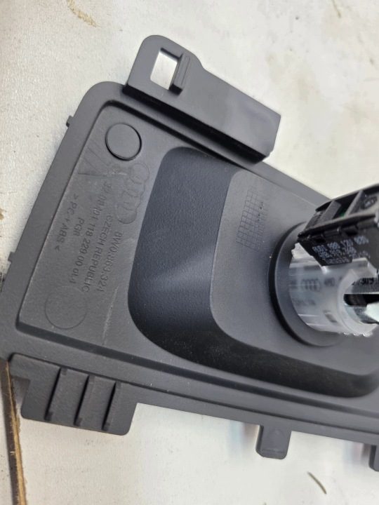 Гнездо 12V Audi A4 (8W2, B9) 8W0863324 34200658 2.0L 185 квт 2017, фото 7