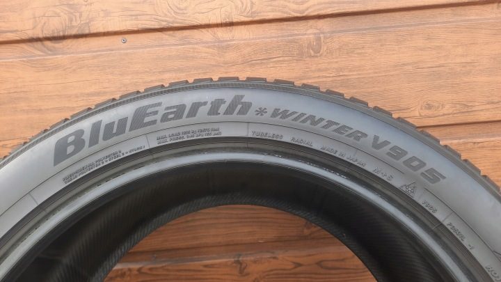 Шина зимняя Yokohama BluEarth Winter V905 315/40R21 115 В усилитель (XL), фото 7