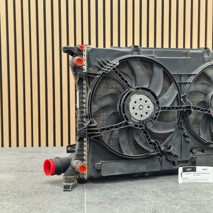 Комплект Радиаторов AUDI Q3 8U 2011-2018 OE 8K0121003AG, фото 2
