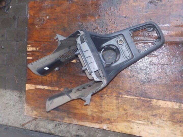 Центральный тоннель консоль 1S0863241A VW UP! SKODA CITIGO, фото 2