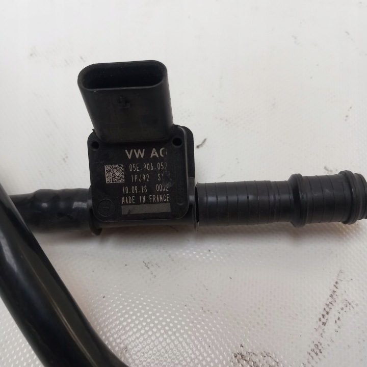 Патрубок Топливная трубка VW Seat Skoda Audi 05E906052 05C906517B, фото 6