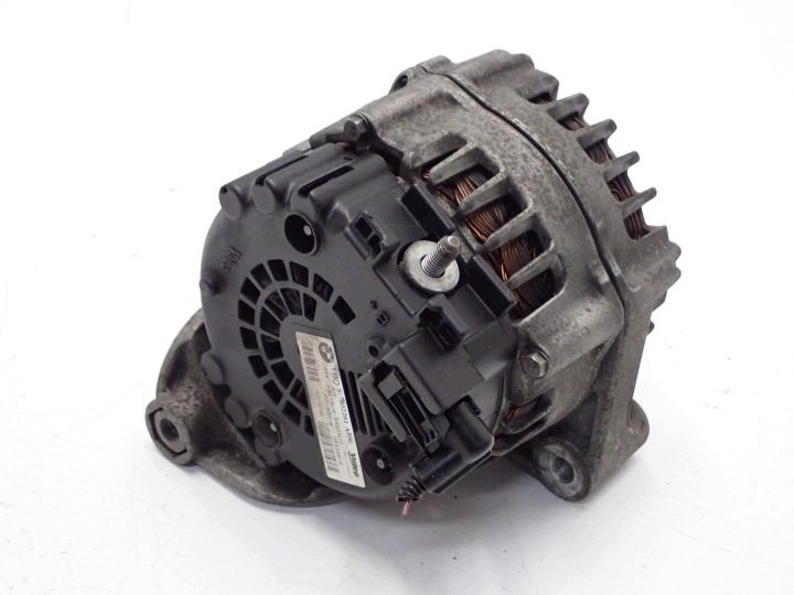 Генератор оригинал 7802261 BMW X3 E83 X1 E84 18D 2.0D N47 11 г., фото 2