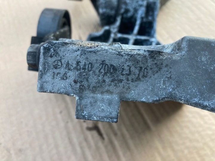 MERCEDES W169 A6402002370 КРОНШТЕЙН ГЕНЕРАТОРА 2.0 CDI, фото 2