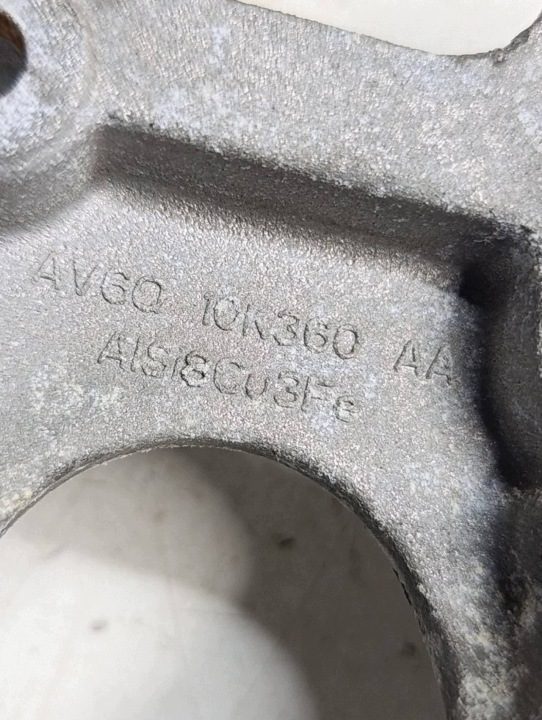 Volvo V40 II 12-19 1.6 D2 Кронштейн компрессора AV6Q-10K360-AA, фото 4