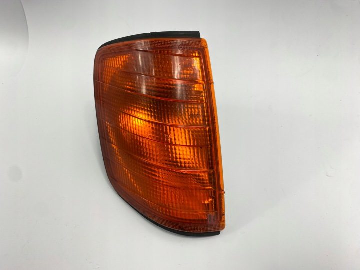 ПОВОРОТНИК ПРАВЫЙ ПЕРЕДНИЙ MERCEDES W124 HELLA ОРАНЖЕВЫЙ, фото 1