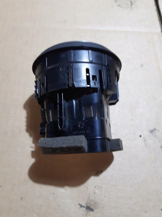 AUDI A3 8V ДЕФЛЕКТОР ОБДУВА КОНСОЛИ 8V0820901, фото 5